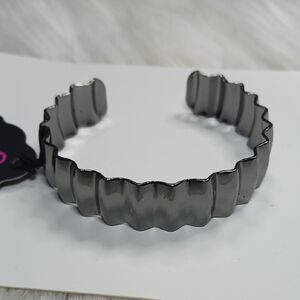 Paparazzi Metallic Black Ripple Bracelet